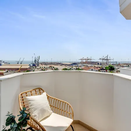 Sanders Arch Apartment *