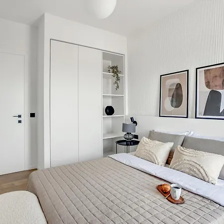 Sanders Arch Apartment