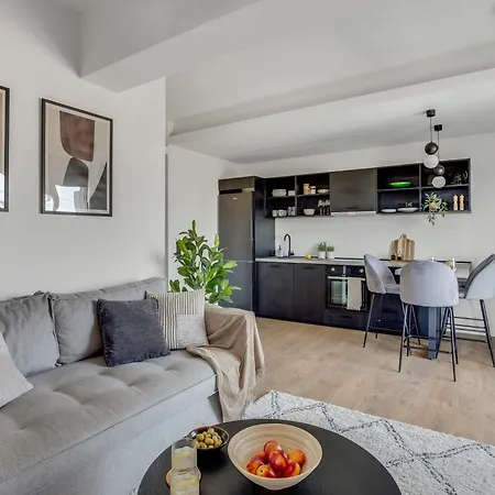 Sanders Arch Apartment *